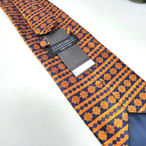 Giancarlo 100% Silk Necktie - Picture 3 of 4